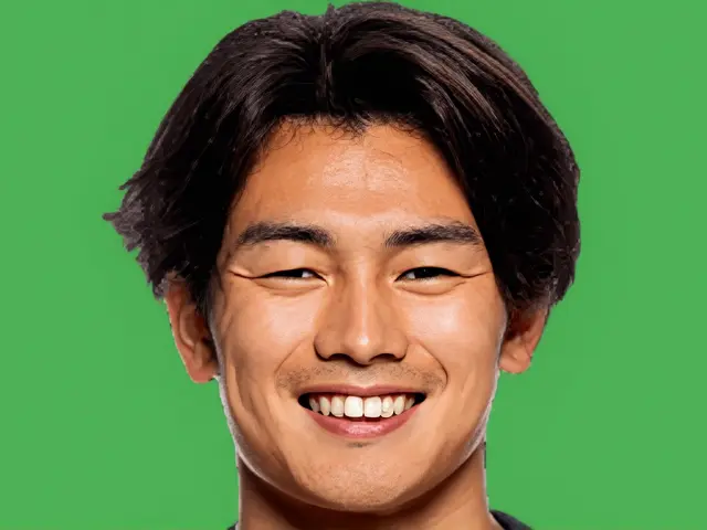 Ayase Ueda atrai interesse de Premier League; Feyenoord já busca substituto